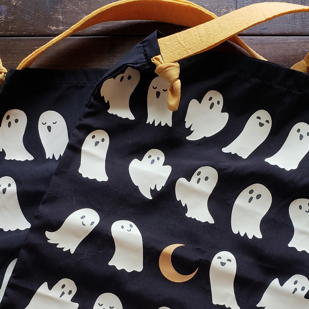 Glow-in-the-Dark Ghost Halloween Pillowcase Treat Bags